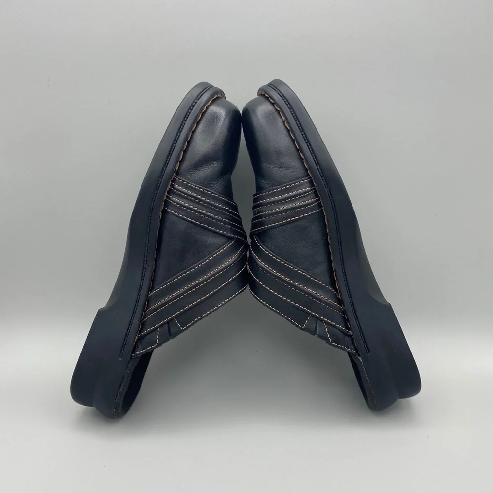 Clarks Round Toe Slip On Clogs US Womens 7M Black 35114 - Picture 10 of 10